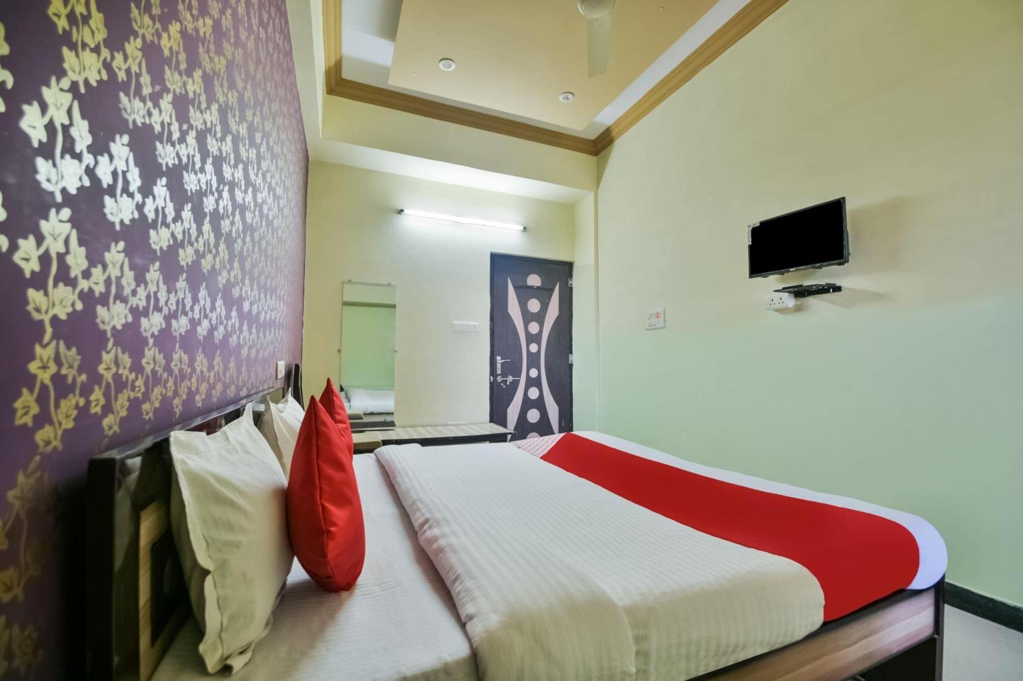 Hotel O Kalika Resort Lakāwās Exteriör bild